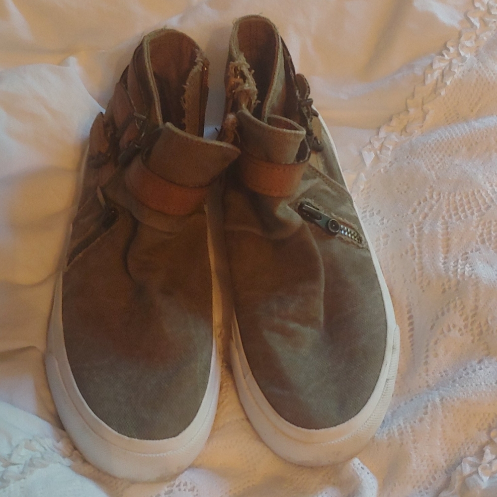 Shoe